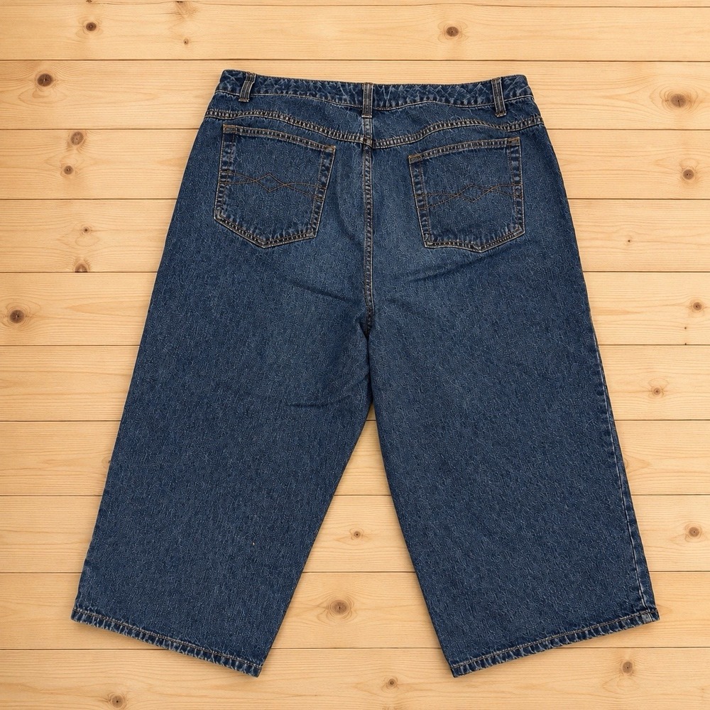 Faded glory Size 18 Embroided Women's  Capri Jeans [A4] - Picture 2 of 5